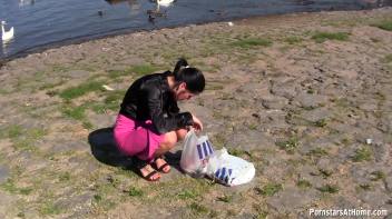 Juicy And Proud Of It! Screencap 13 on www.sinx.com