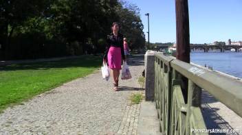 Juicy And Proud Of It! Screencap 2 on www.sinx.com