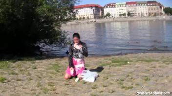 Juicy And Proud Of It! Screencap 29 on www.sinx.com