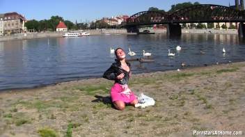 Juicy And Proud Of It! Screencap 30 on www.sinx.com