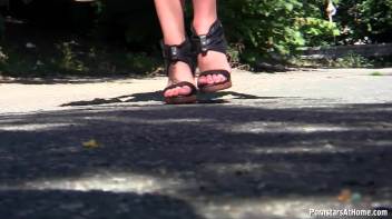 Juicy And Proud Of It! Screencap 4 on www.sinx.com