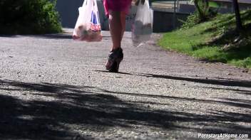 Juicy And Proud Of It! Screencap 5 on www.sinx.com