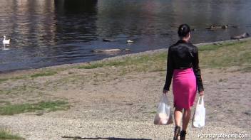 Juicy And Proud Of It! Screencap 7 on www.sinx.com