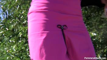 Juicy And Proud Of It! Screencap 8 on www.sinx.com