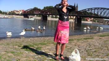 Juicy And Proud Of It! Screencap 81 on www.sinx.com