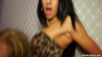 Denis Dicks Up Five Amazing Eurobabes Screencap 45 on www.sinx.com