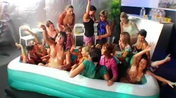 Catfight Oil Fight! Screencap 95 on www.sinx.com