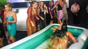 Catfight Oil Fight! Screencap 70 on www.sinx.com