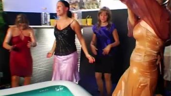 Catfight Oil Fight! Screencap 71 on www.sinx.com