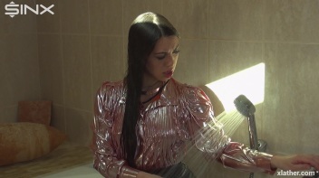 Her Shower Sex Appeal Screencap 22 on www.sinx.com