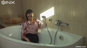 Her Shower Sex Appeal Screencap 44 on www.sinx.com