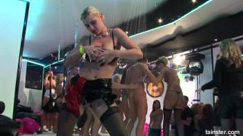 All-Night Love Lounge Part 6 - Shower Cam Screencap 28 on www.sinx.com