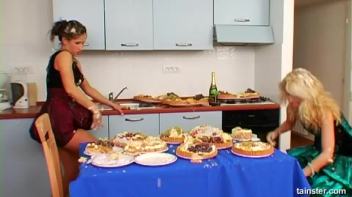 Anniversary Party Food Fight Screencap 21 on www.sinx.com