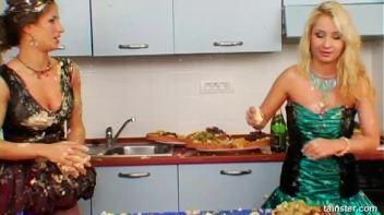 Anniversary Party Food Fight Screencap 39 on www.sinx.com