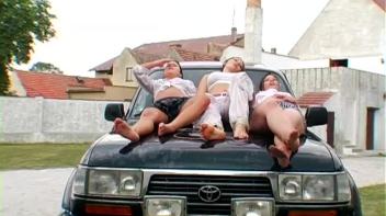 Summer Sponge Fight! Screencap 104 on www.sinx.com