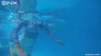 Underwater Frolicks For Sexy Best Friends Screencap 30 on www.sinx.com