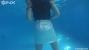 Underwater Frolicks For Sexy Best Friends Screencap 61 on www.sinx.com
