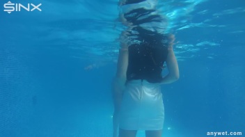 Underwater Frolicks For Sexy Best Friends Screencap 64 on www.sinx.com