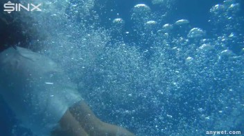 Underwater Frolicks For Sexy Best Friends Screencap 72 on www.sinx.com