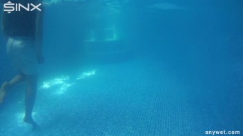 Underwater Frolicks For Sexy Best Friends Screencap 73 on www.sinx.com