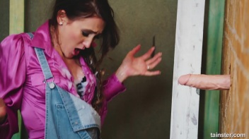 Making Sure She Gets A full Dose Of The Slime Wave! Screencap 38 on www.sinx.com