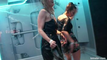 Hot ladies are getting soaking wet Screencap 51 on www.sinx.com