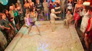 Anita Queen vs. Katy Screencap 46 on www.sinx.com