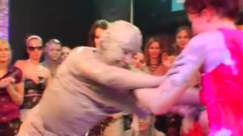 Anita Queen vs. Katy Screencap 48 on www.sinx.com