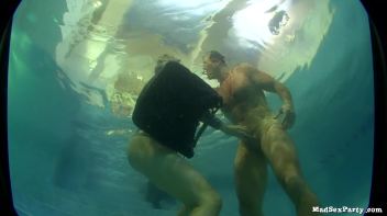 Cougar Crew P2 Screencap 66 on www.sinx.com