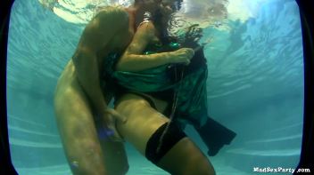 Cougar Crew P2 Screencap 16 on www.sinx.com