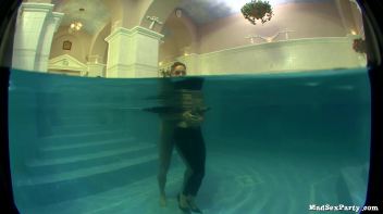 Cougar Crew P2 Screencap 48 on www.sinx.com