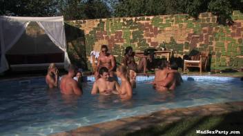 Private Pool Vol. 4 P3 Screencap 80 on www.sinx.com