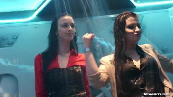 Wet 'n Wild Screencap 12 on www.sinx.com