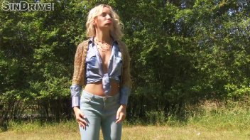 Jeans In Heat Get Filled With Some Fat Meat! Screencap 115 on www.sinx.com