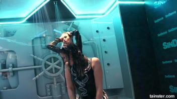 The best place for girls to get wet Screencap 12 on www.sinx.com