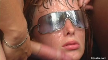 Suzie, the Ultimate Spunk Floozie Screencap 118 on www.sinx.com
