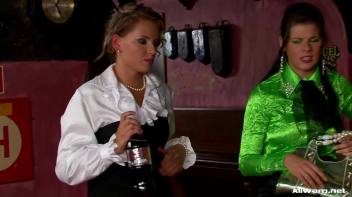 Smoothie Shop WAM Catfight Screencap 6 on www.sinx.com