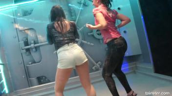 Dripping wet lesbian amateurs Screencap 1 on www.sinx.com