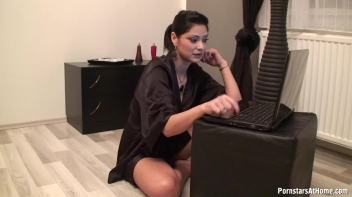 Famous Pornstars Love Anal At Home! Screencap 4 on www.sinx.com