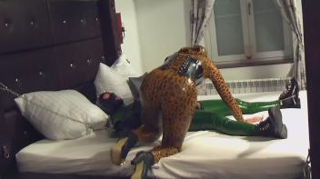 Latexgelüste 1 Screencap 26 on www.sinx.com