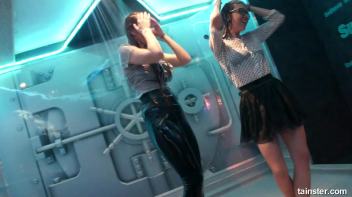 Wet amateur girls go berzerk Screencap 22 on www.sinx.com