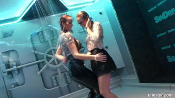 Wet amateur girls go berzerk Screencap 24 on www.sinx.com