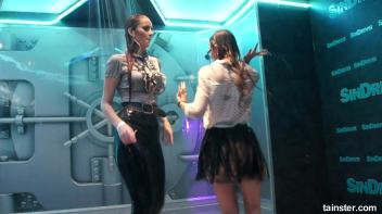 Wet amateur girls go berzerk Screencap 25 on www.sinx.com