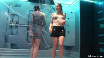 Wet amateur girls go berzerk Screencap 40 on www.sinx.com