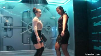 Wet amateur girls go berzerk Screencap 51 on www.sinx.com