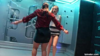 Wet amateur girls go berzerk Screencap 62 on www.sinx.com