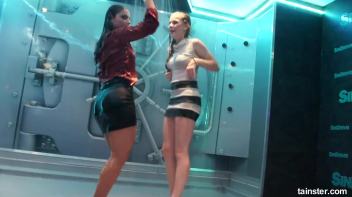 Wet amateur girls go berzerk Screencap 66 on www.sinx.com