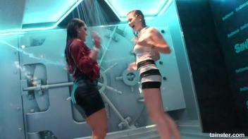 Wet amateur girls go berzerk Screencap 68 on www.sinx.com