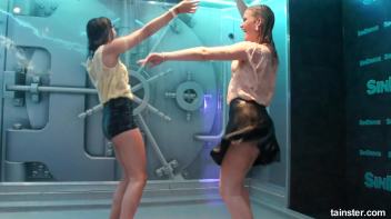 Wet amateur girls go berzerk Screencap 76 on www.sinx.com