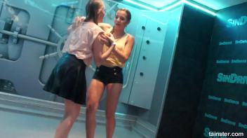 Wet amateur girls go berzerk Screencap 80 on www.sinx.com